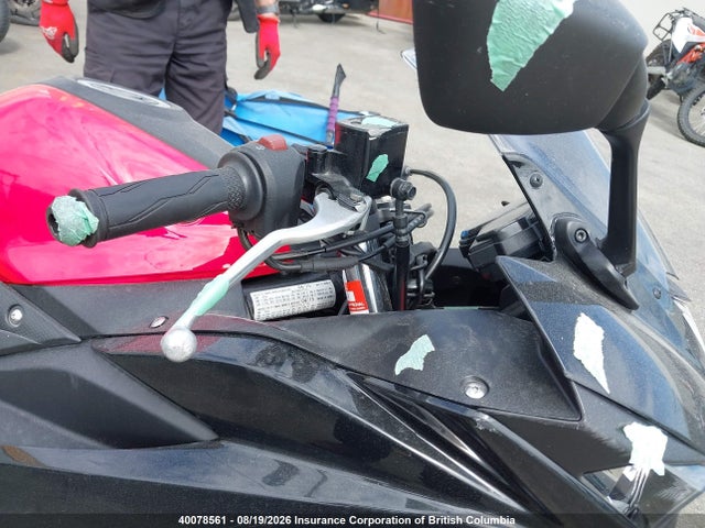 Yamaha YZFR3 2015 MH3RH06N3FK002651 Image 18