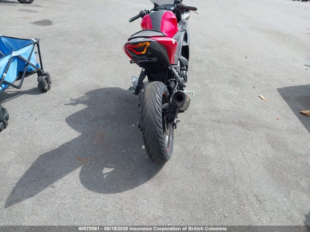 Yamaha YZFR3 2015 MH3RH06N3FK002651 Image 6