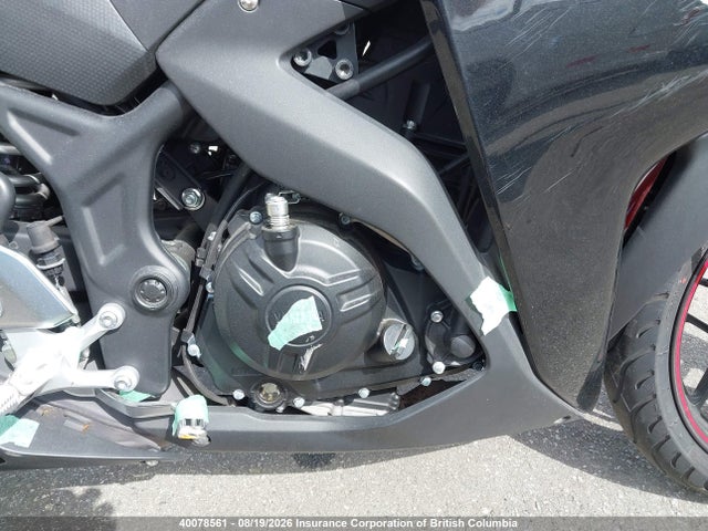 Yamaha YZFR3 2015 MH3RH06N3FK002651 Image 8