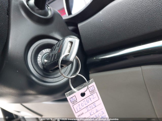 KIA SEDONA LX 2018 KNDMB5C1XJ6384316 Image 11