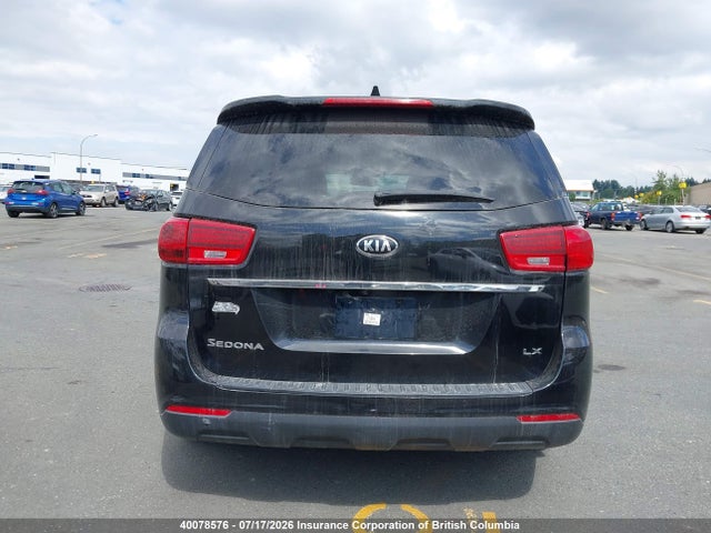 KIA SEDONA LX 2018 KNDMB5C1XJ6384316 Image 17