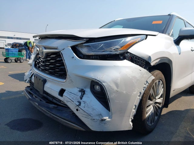 Toyota Highlander Hybrid Limited 2023 5TDEBRCH3PS136247 Image 6