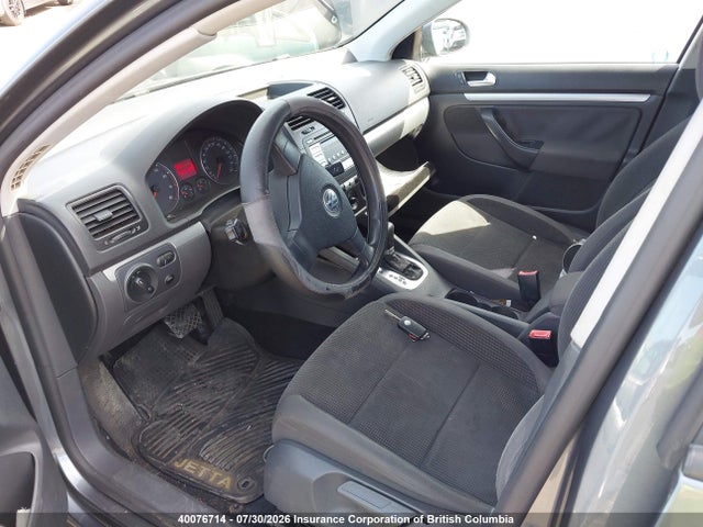 40076714 :رقم المزاد ، 3VWGM31K58M123531 vin ، 2008 Volkswagen Jetta 2.5l مزاد بيع