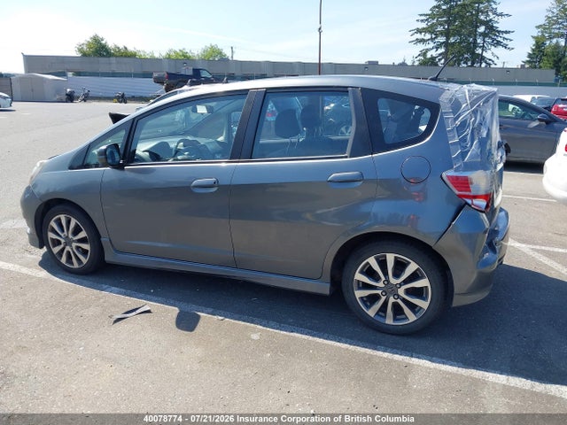 2013 Honda Fit მანქანა იყიდება აუქციონზე, vin: LUCGE8H76D3010516, აუქციონის ნომერი: 40078774