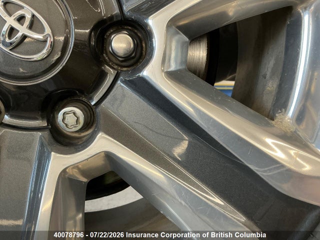 5TFGZ5AN9JX128404 Toyota Tacoma Limited/trd Off Road