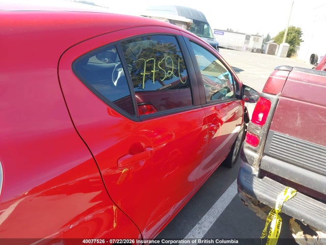 Toyota PRIUS C 2014 JTDKDTB38E1081160 Image 13