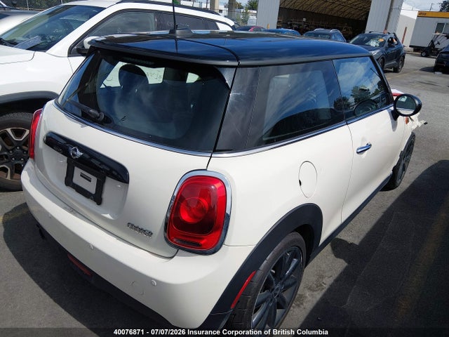 40076871 :رقم المزاد ، WMWXP5C50G2D13627 vin ، 2016 Mini Cooper مزاد بيع