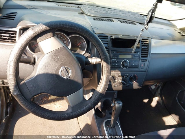 40079022 :رقم المزاد ، 3N1BC13E49L351431 vin ، 2009 Nissan Versa مزاد بيع