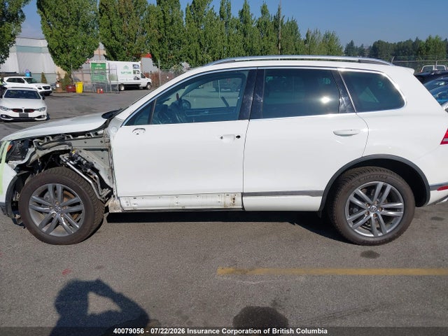2015 Volkswagen Touareg V6 Tdi მანქანა იყიდება აუქციონზე, vin: WVGEP9BPXFD004327, აუქციონის ნომერი: 40079056