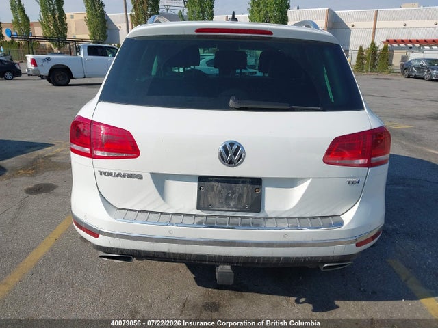 2015 Volkswagen Touareg V6 Tdi მანქანა იყიდება აუქციონზე, vin: WVGEP9BPXFD004327, აუქციონის ნომერი: 40079056