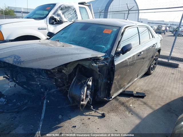Chrysler 300 Touring L 2022 2C3CCASG3NH260047 Image 2
