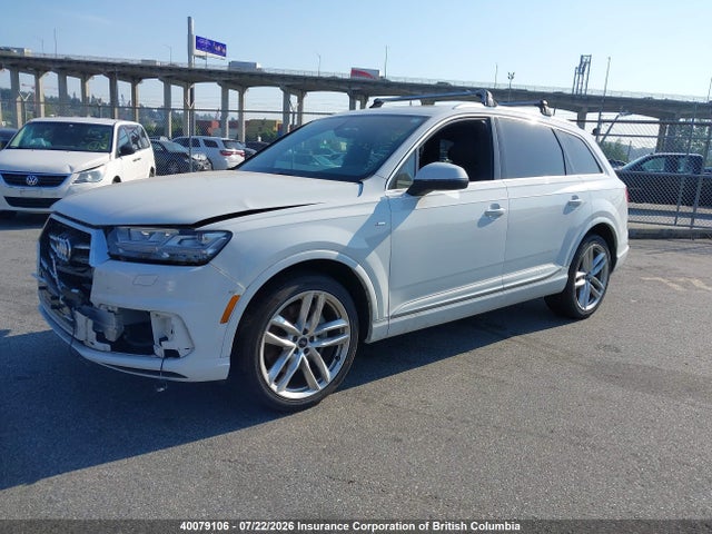 Audi Q7 2018 WA1WAAF77JD026584 Image 2