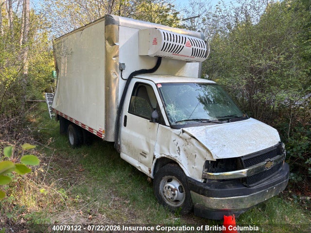 40079122 :رقم المزاد ، 1HA6GUCG6JN001725 vin ، 2018 Chevrolet Express Cutaway 4500 Van مزاد بيع