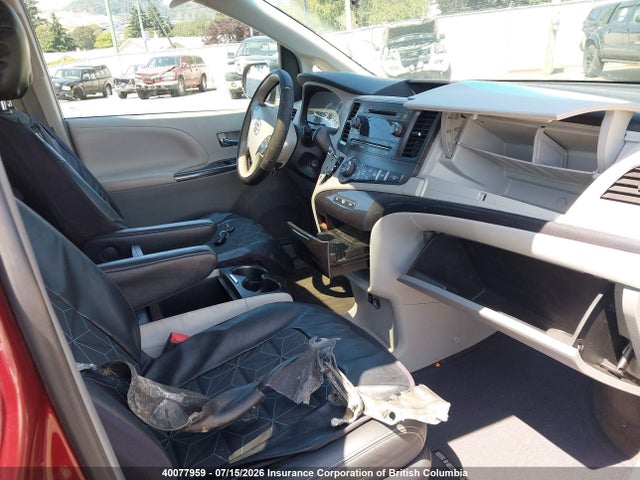 Продажа на аукционе авто 2013 Toyota Sienna Sport, vin: 5TDXK3DC5DS360656, номер лота: 40077959