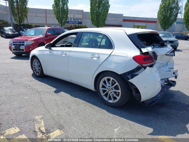 2022 Mercedes-benz A 250 4matic მანქანა იყიდება აუქციონზე, vin: W1K3F4HB3NJ338590, აუქციონის ნომერი: 40079430