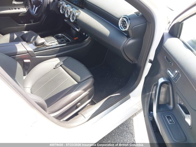 2022 Mercedes-benz A 250 4matic მანქანა იყიდება აუქციონზე, vin: W1K3F4HB3NJ338590, აუქციონის ნომერი: 40079430