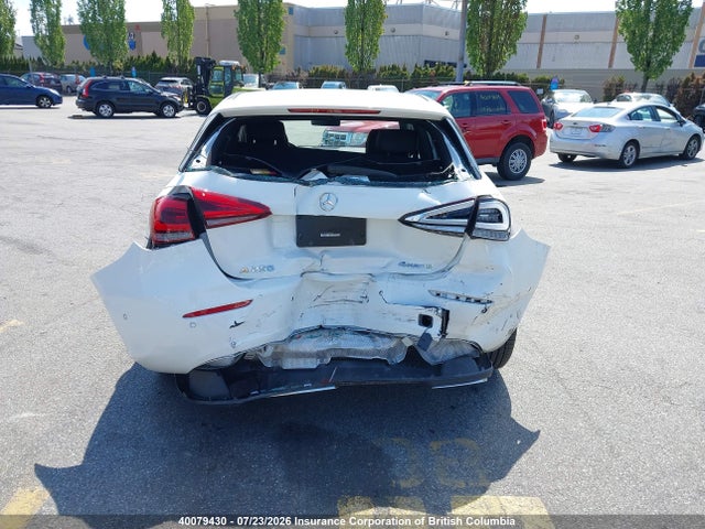 2022 Mercedes-benz A 250 4matic მანქანა იყიდება აუქციონზე, vin: W1K3F4HB3NJ338590, აუქციონის ნომერი: 40079430