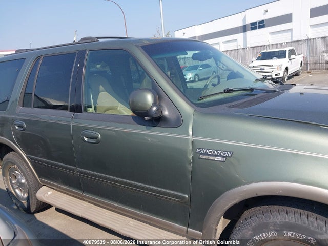 2000 Ford Expedition Eddie Bauer მანქანა იყიდება აუქციონზე, vin: 1FMPU18L2YLB01635, აუქციონის ნომერი: 40079539