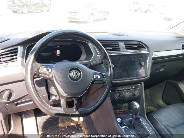 2018 Volkswagen Tiguan Sel Premium მანქანა იყიდება აუქციონზე, vin: 3VV4B7AX5JM032894, აუქციონის ნომერი: 40079717