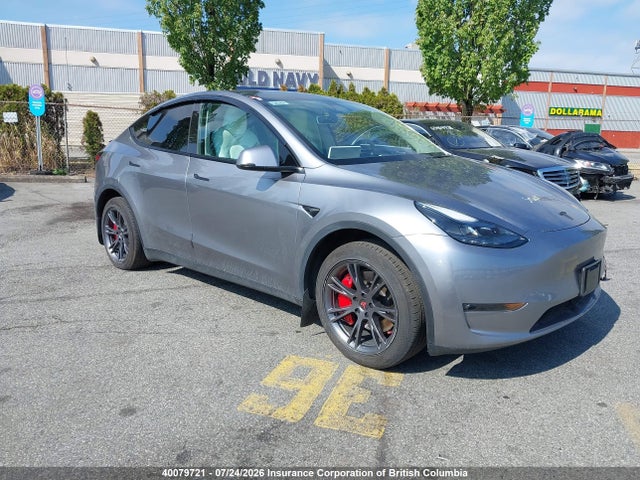 Auction sale of the 2024 Tesla Model Y Long Range, vin: LRWYGDEE3RC660732, lot number: 40079721