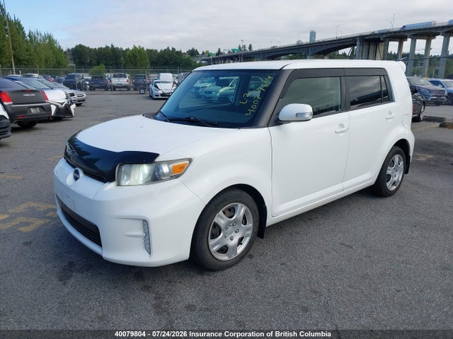 Scion XB 2014 JTLZE4FE8EJ055692 Image 2