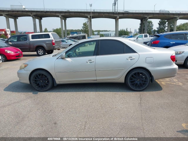 40079866 :رقم المزاد ، 4T1BF30K15U109590 vin ، 2005 Toyota Camry مزاد بيع