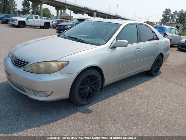 40079866 :رقم المزاد ، 4T1BF30K15U109590 vin ، 2005 Toyota Camry مزاد بيع
