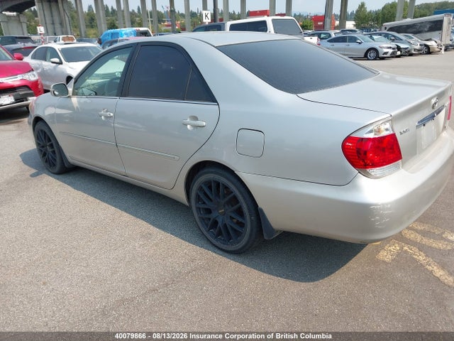 40079866 :رقم المزاد ، 4T1BF30K15U109590 vin ، 2005 Toyota Camry مزاد بيع