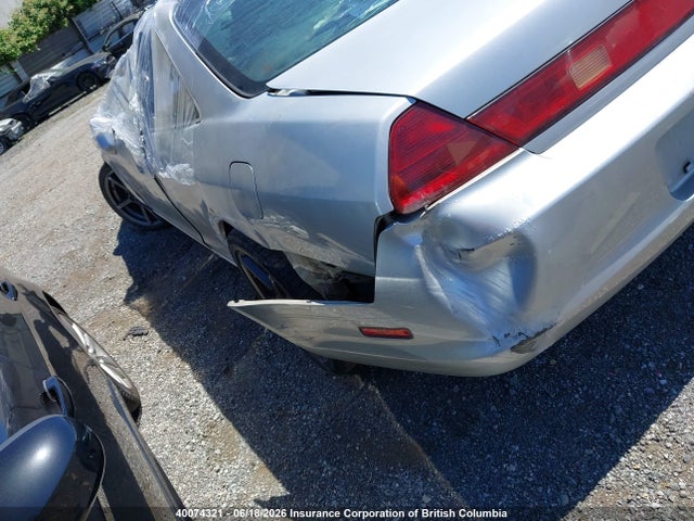 2000 Honda Accord Ex მანქანა იყიდება აუქციონზე, vin: 1HGCG3158YA801433, აუქციონის ნომერი: 40074321