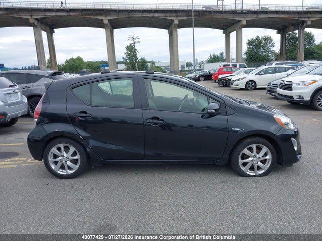 Toyota PRIUS C 2016 JTDKDTB32G1127701 Image 14