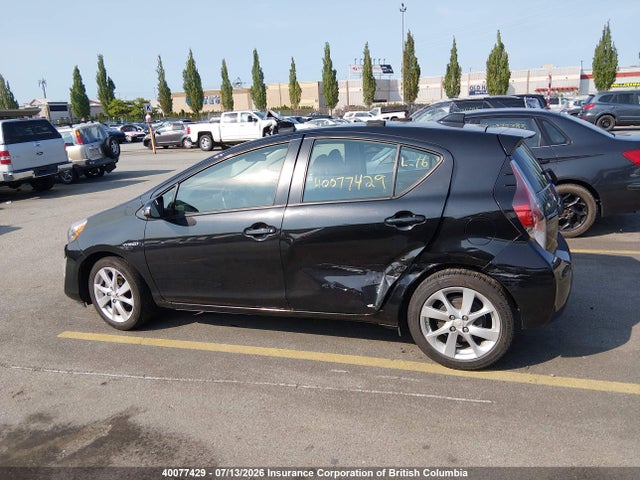 Toyota PRIUS C 2016 JTDKDTB32G1127701 Image 15