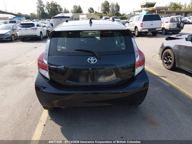 Toyota PRIUS C 2016 JTDKDTB32G1127701 Image 17