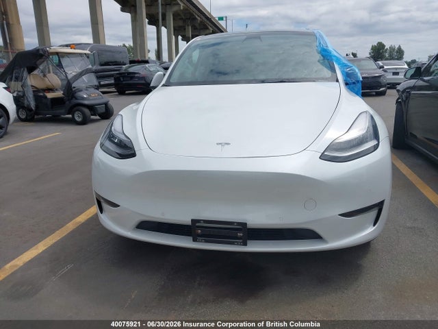 40075921 :رقم المزاد ، 7SAYGDEE4NF496796 vin ، 2022 Tesla Model Y مزاد بيع
