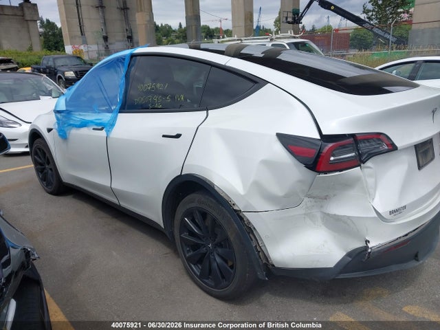 40075921 :رقم المزاد ، 7SAYGDEE4NF496796 vin ، 2022 Tesla Model Y مزاد بيع