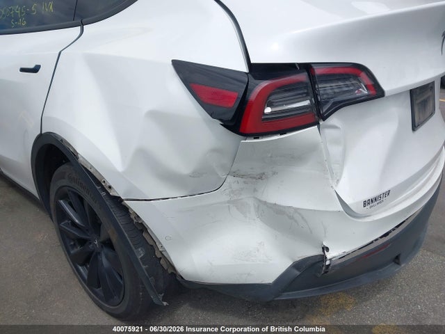 40075921 :رقم المزاد ، 7SAYGDEE4NF496796 vin ، 2022 Tesla Model Y مزاد بيع