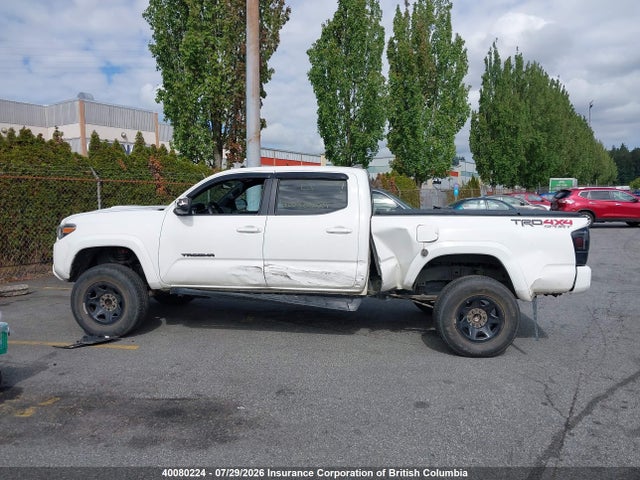 Продаж на аукціоні авто 2016 Toyota Tacoma Dbl Cab/sr5/trd Sport/or, vin: 5TFDZ5BN8GX004697, номер лоту: 40080224