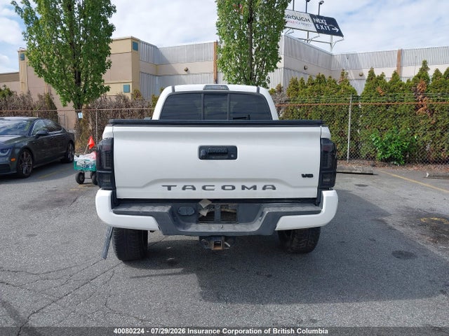 Продаж на аукціоні авто 2016 Toyota Tacoma Dbl Cab/sr5/trd Sport/or, vin: 5TFDZ5BN8GX004697, номер лоту: 40080224