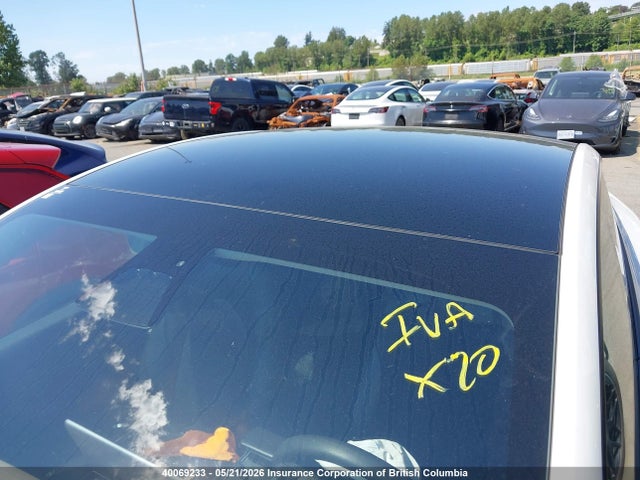 Tesla Model Y 2021 5YJYGDEE9MF262648 Image 12