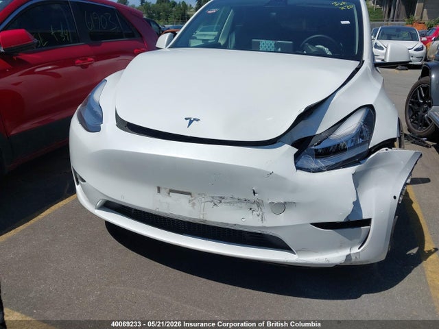 Tesla Model Y 2021 5YJYGDEE9MF262648 Image 13