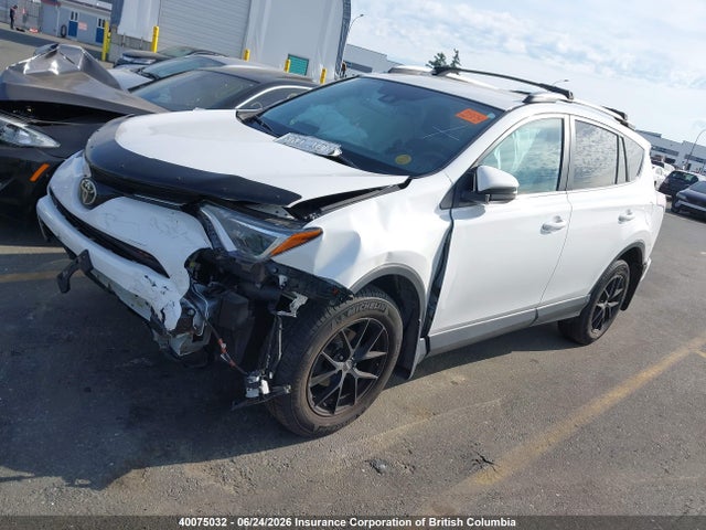 Toyota RAV4 LE 2018 2T3BFREV7JW795223 Image 2