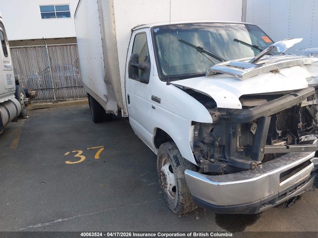 40063524 :رقم المزاد ، 1FDXE4FL1ADA20398 vin ، 2010 Ford Econoline E450 Super Duty Cutwy Van مزاد بيع