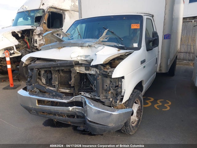 40063524 :رقم المزاد ، 1FDXE4FL1ADA20398 vin ، 2010 Ford Econoline E450 Super Duty Cutwy Van مزاد بيع
