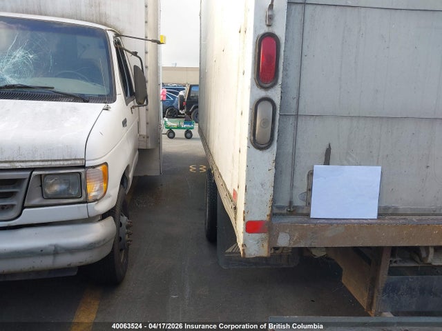 40063524 :رقم المزاد ، 1FDXE4FL1ADA20398 vin ، 2010 Ford Econoline E450 Super Duty Cutwy Van مزاد بيع