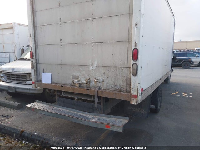 40063524 :رقم المزاد ، 1FDXE4FL1ADA20398 vin ، 2010 Ford Econoline E450 Super Duty Cutwy Van مزاد بيع
