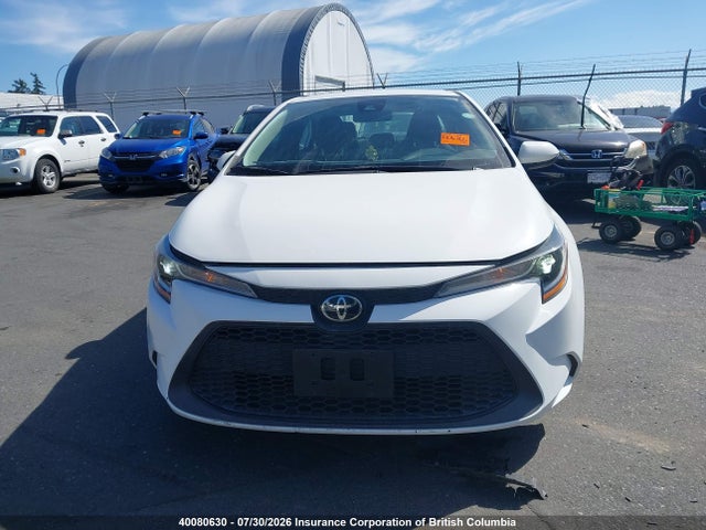 40080630 :رقم المزاد ، 5YFBPMBE9NP354326 vin ، 2022 Toyota Corolla Le/xle مزاد بيع