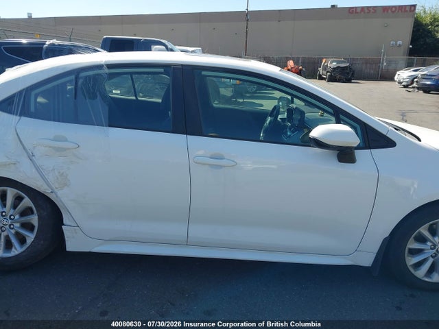 40080630 :رقم المزاد ، 5YFBPMBE9NP354326 vin ، 2022 Toyota Corolla Le/xle مزاد بيع