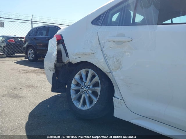 40080630 :رقم المزاد ، 5YFBPMBE9NP354326 vin ، 2022 Toyota Corolla Le/xle مزاد بيع