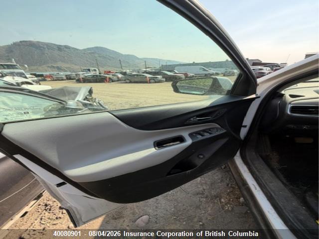 Chevrolet EQUINOX LT 2018 2GNAXSEV7J6146640 Image 9