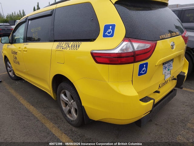 Toyota SIENNA LE 2017 5TDKZ3DC2HS766812 Image 3