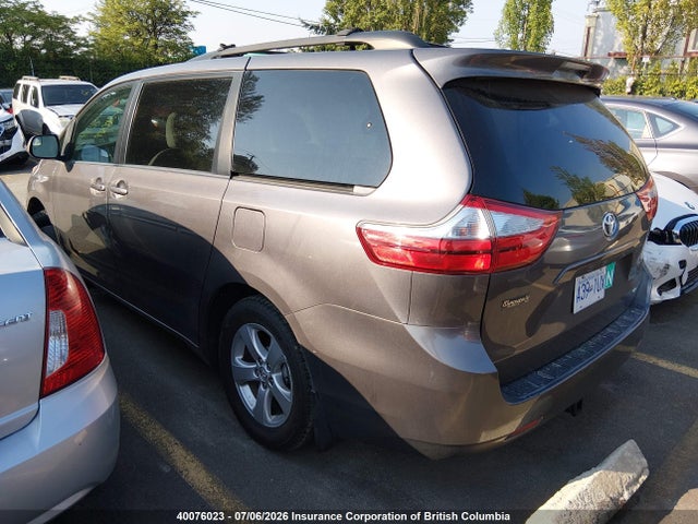 Toyota SIENNA LE 2015 5TDKK3DC9FS587720 Image 3